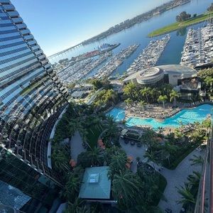 Meet your Posher, Mingzhi